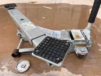 ESTATE SALE 3-Ton Low-Profile Floor Jack Rapid Pump with Cross Beam (optional)