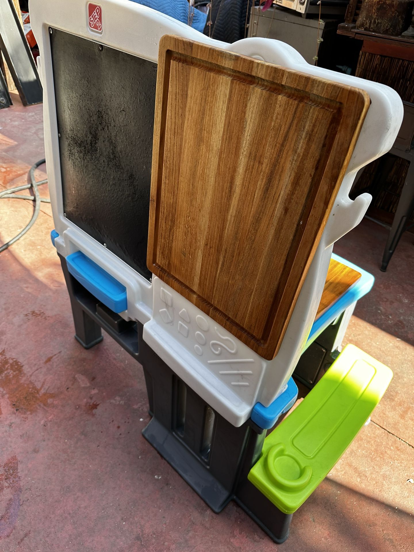 Kids Art Center, Kids Table