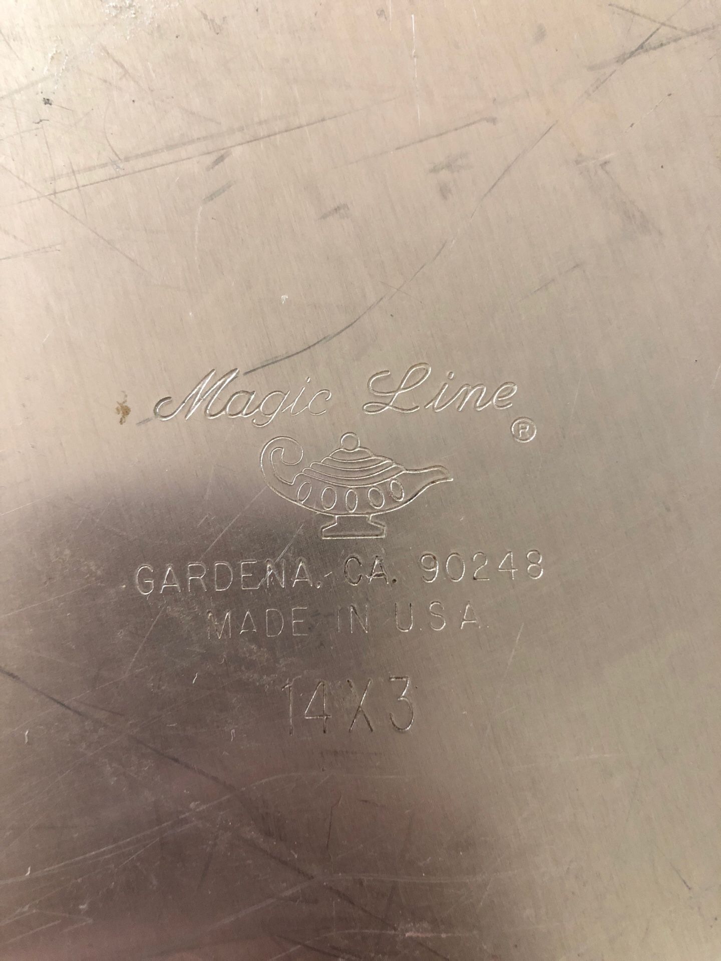 Magic line 14”x3” round cake pan