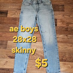 Worn 1x. Small Dot On Knee AE American Eagle 