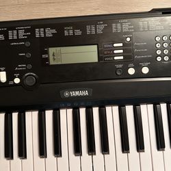 Used Yamaha EZ220 Keyboard Like New