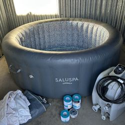 SALUSPA PORTABLE HOT TUB. 