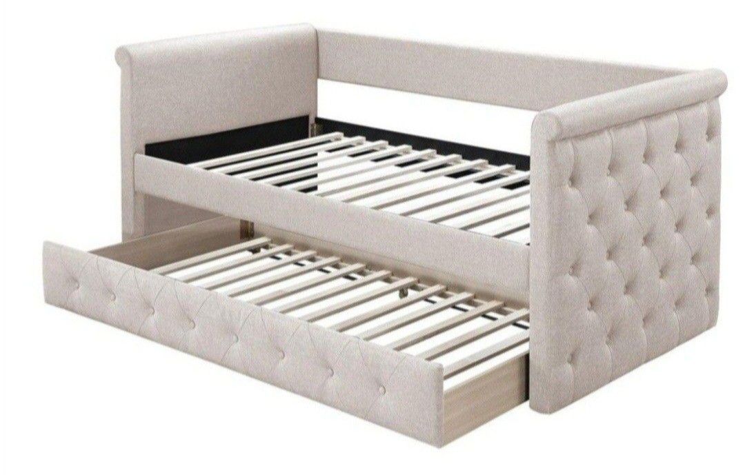 ✅️✅️Day Bed w/ Slats + Trundle✅️ Matress not included.