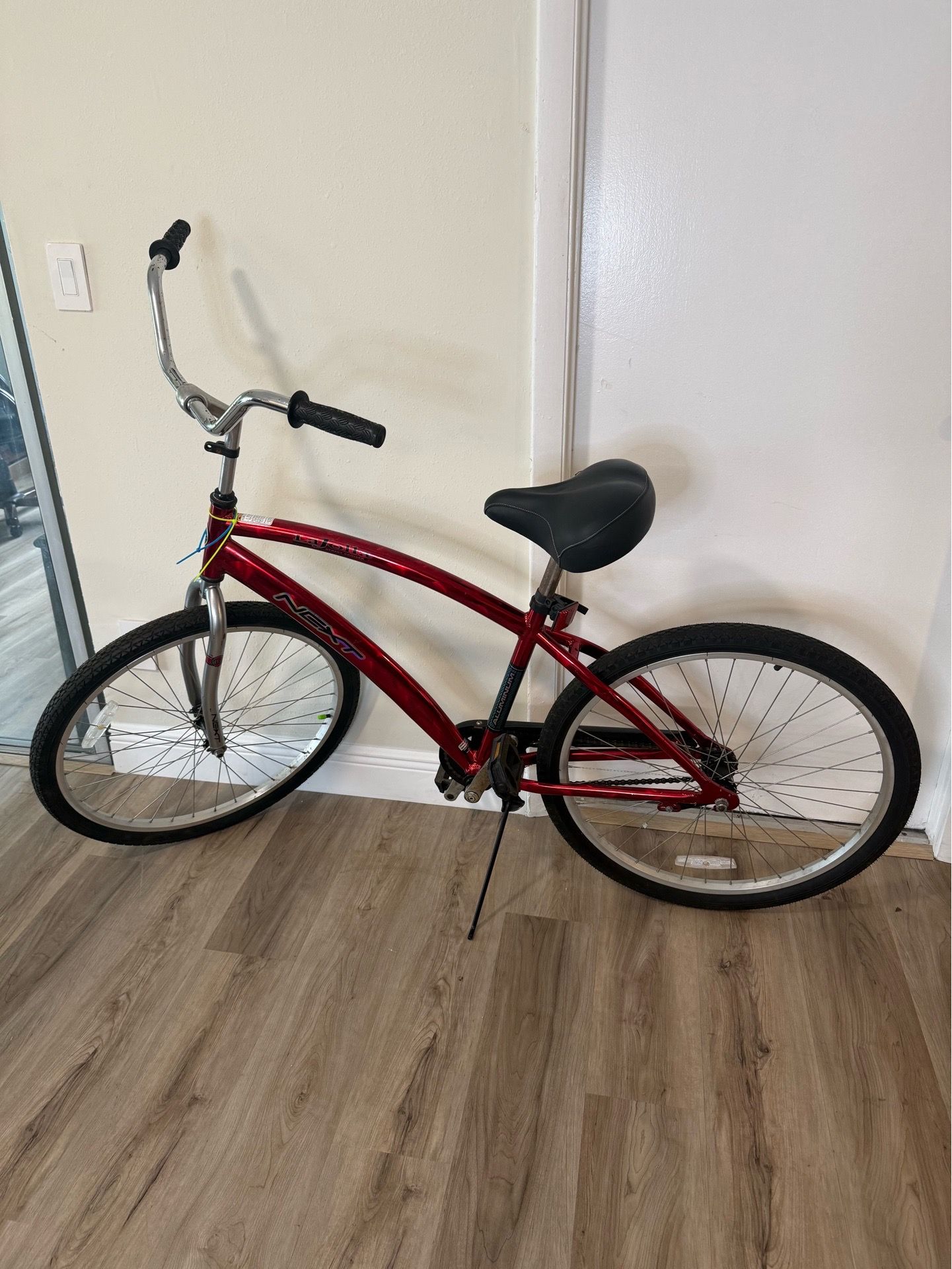 Next La Jolla Beach Cruiser Bicycle – 26” Wheels – Excellent Condition