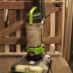 Bissell Vacuum Cleaner 