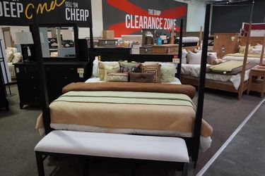 Trisha Yearwood Todays Traditions King Poster Bed