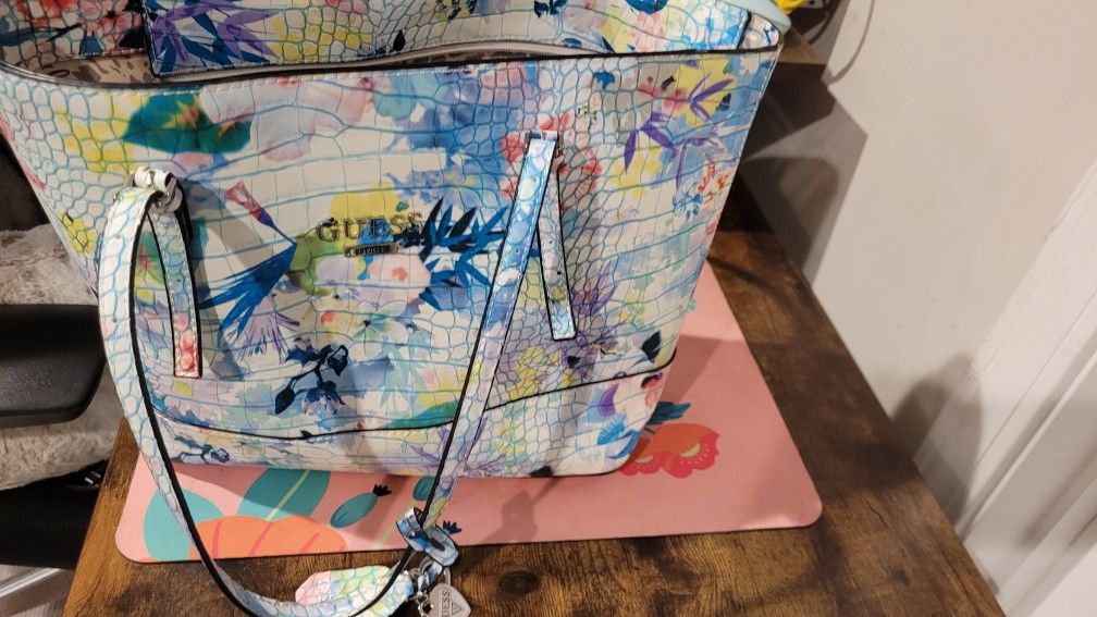 Medium Tote Handbag