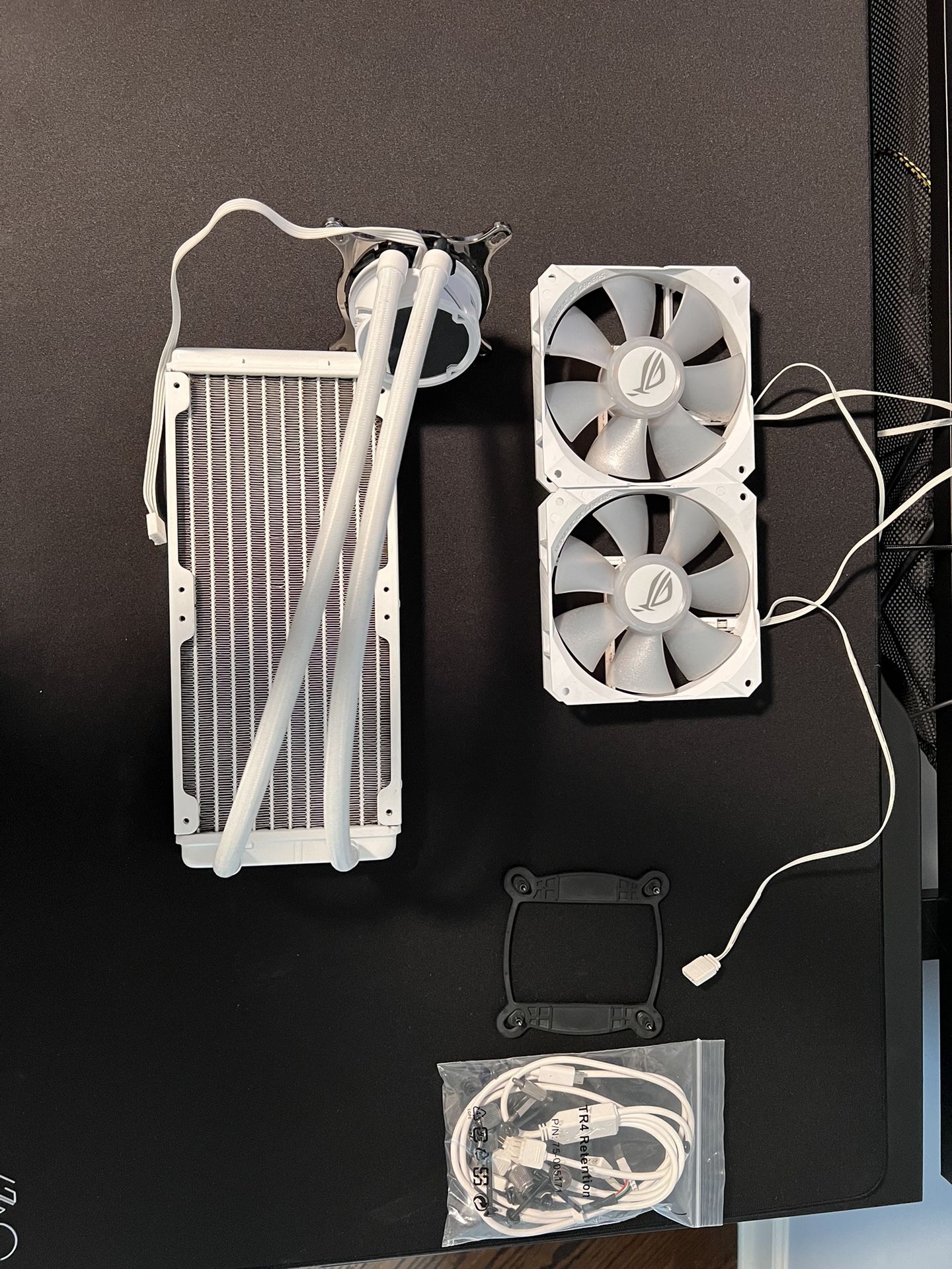 ASUS ROG Strix LC 240 RGB White Edition All-in-one Liquid CPU Cooler