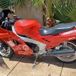 1988 Kawasaki Ninja ZX10