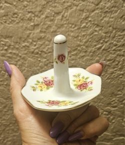 Ceramic Ring Holder 