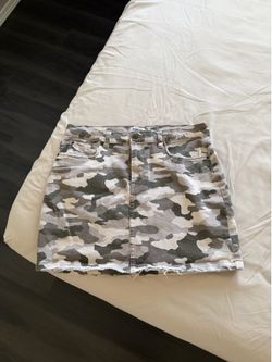Women’s camo skirt