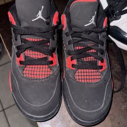 Jordan 4 Thunder Ps Size 2y 