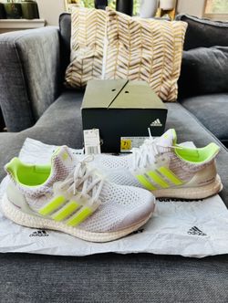 Adidas Ultraboost 5.0 DNA running shoes sneakers women size 7.5 glow in the dark lime green like new