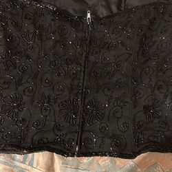 Blusa Estraple Estampada De Chaquira Y Canutillo 