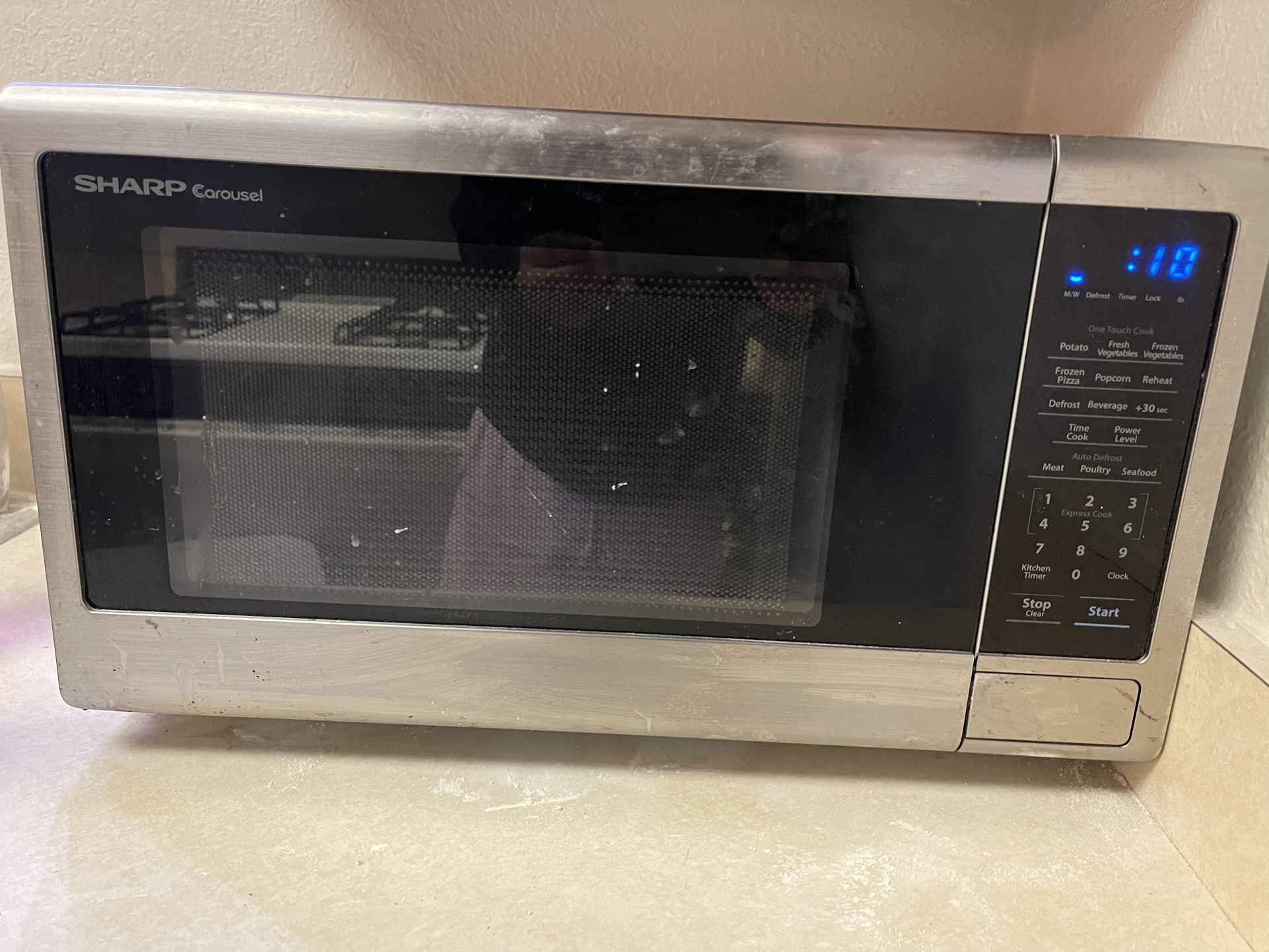 Sharp Carousel Microwave (1000w)- Works great!
