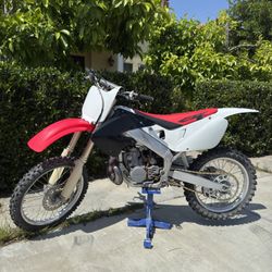 HONDA CR250 2-STROKE
