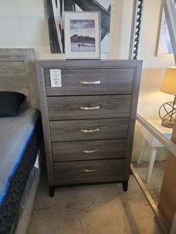 5 drawers Chest FLOOR SAMPLE