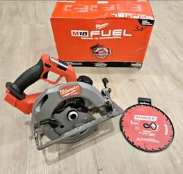 Milwaukee 18V FUEL 7-1/4in Circular Saw With Tool Bag