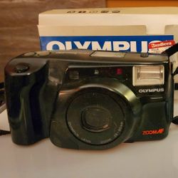 Olympus Infinity Zoom 230 Multi-af 38-90 Point & Shoot