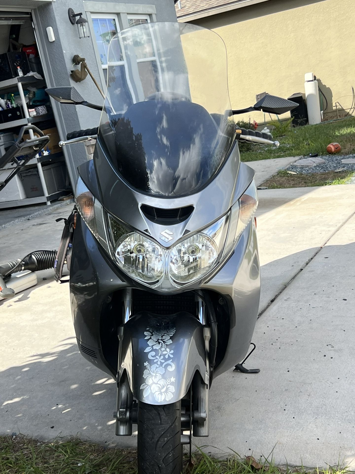 Suzuki Burgman 400 Moped Scooter