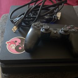 PS4 Slim 