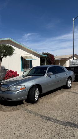 Lincoln Town Car 2006