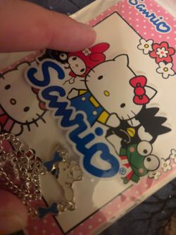 Cinnomenrol sanrio necklace