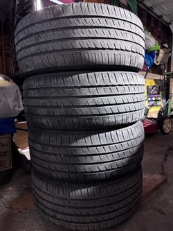 Michelin Primacy MXM4 All Season tires (4) 235/40/19