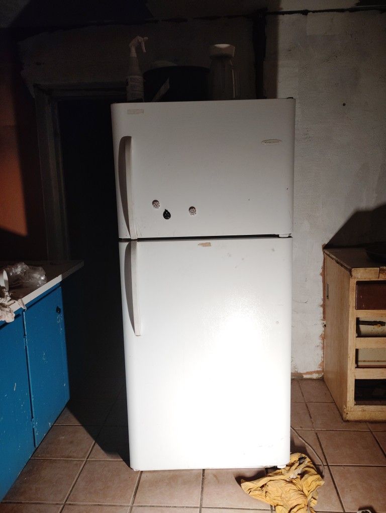 Frigidaire Fridge