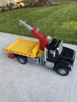 Toy Tow Truck By driven