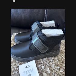 UGG SIZE 8 New Original 