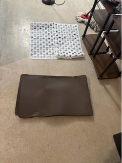 4 cushioned mats