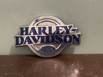 HARLEY-DAVIDSON MEDALLION, FUEL TANK, RH 62289-05