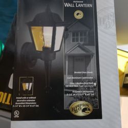 Outdoor Wall Lantern