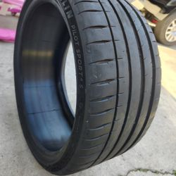 Una Llanta Año 2023 Michelin Pilot Sport 4 S 265/30/ZR/20 95% De Vida