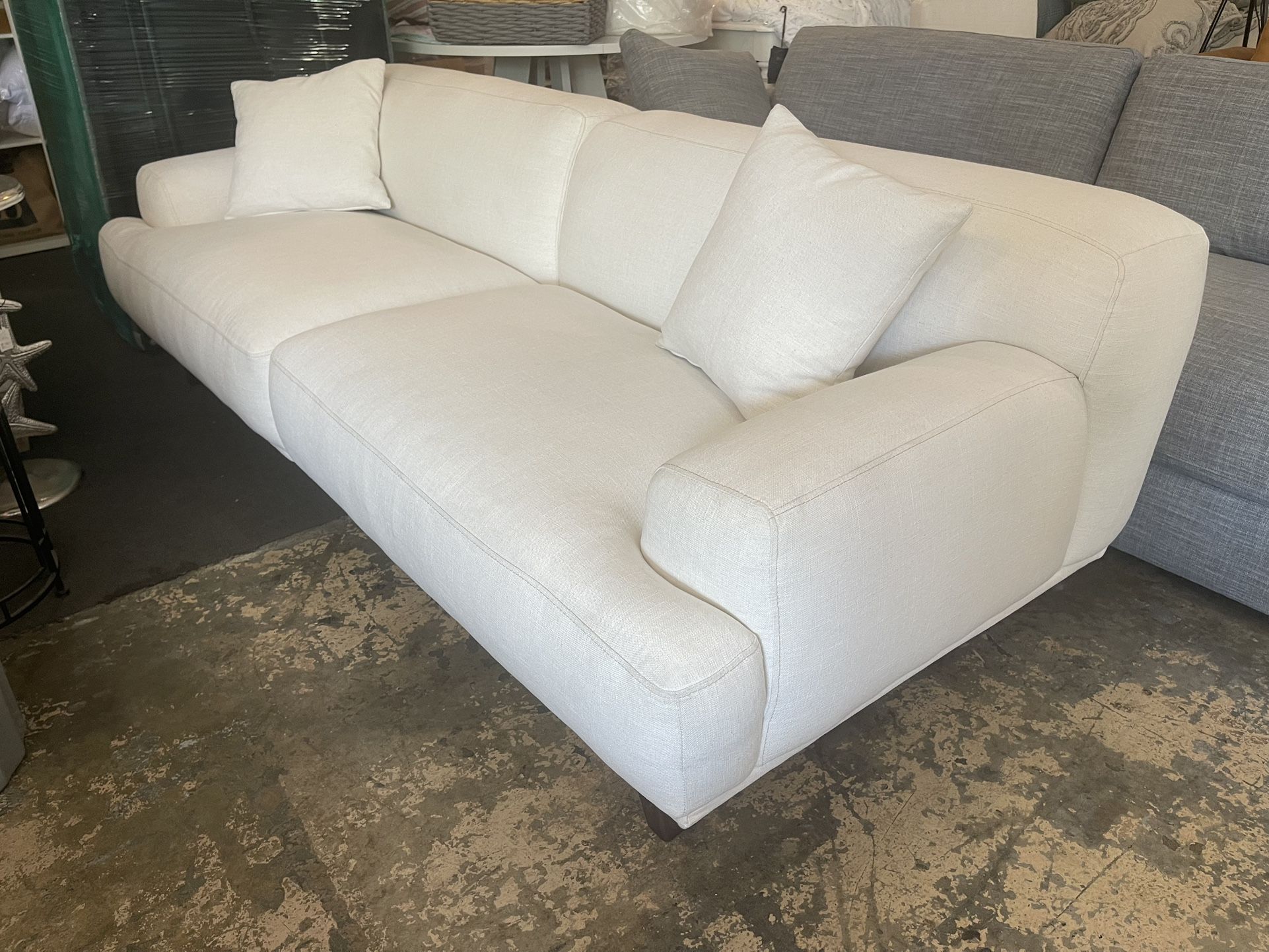 New Modern Sofa 91"W x 36.5"D x 29"H Delivery Available