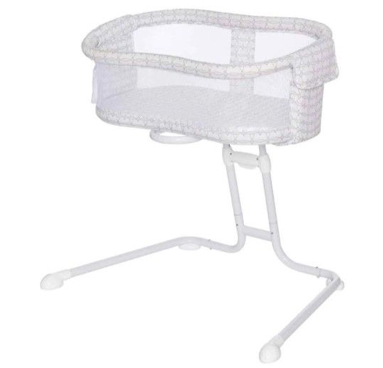 Halo Baby BassiNest Glide Bassinet
