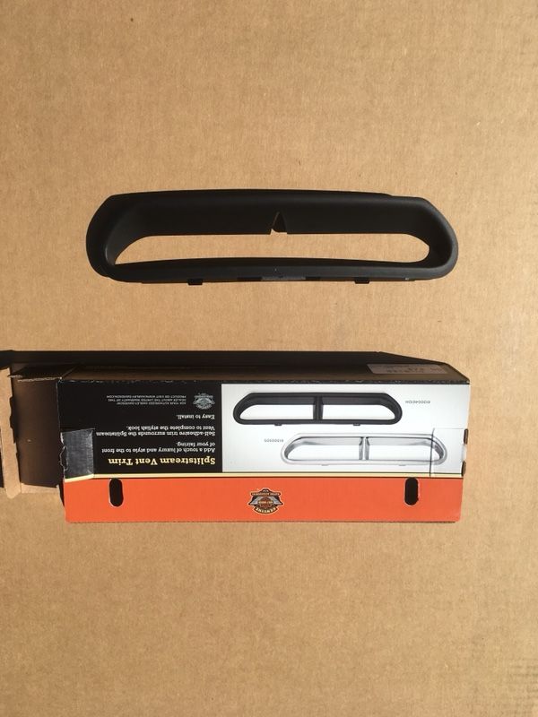 2018 slipstream vent trim, Harley Davidson Street glide special.