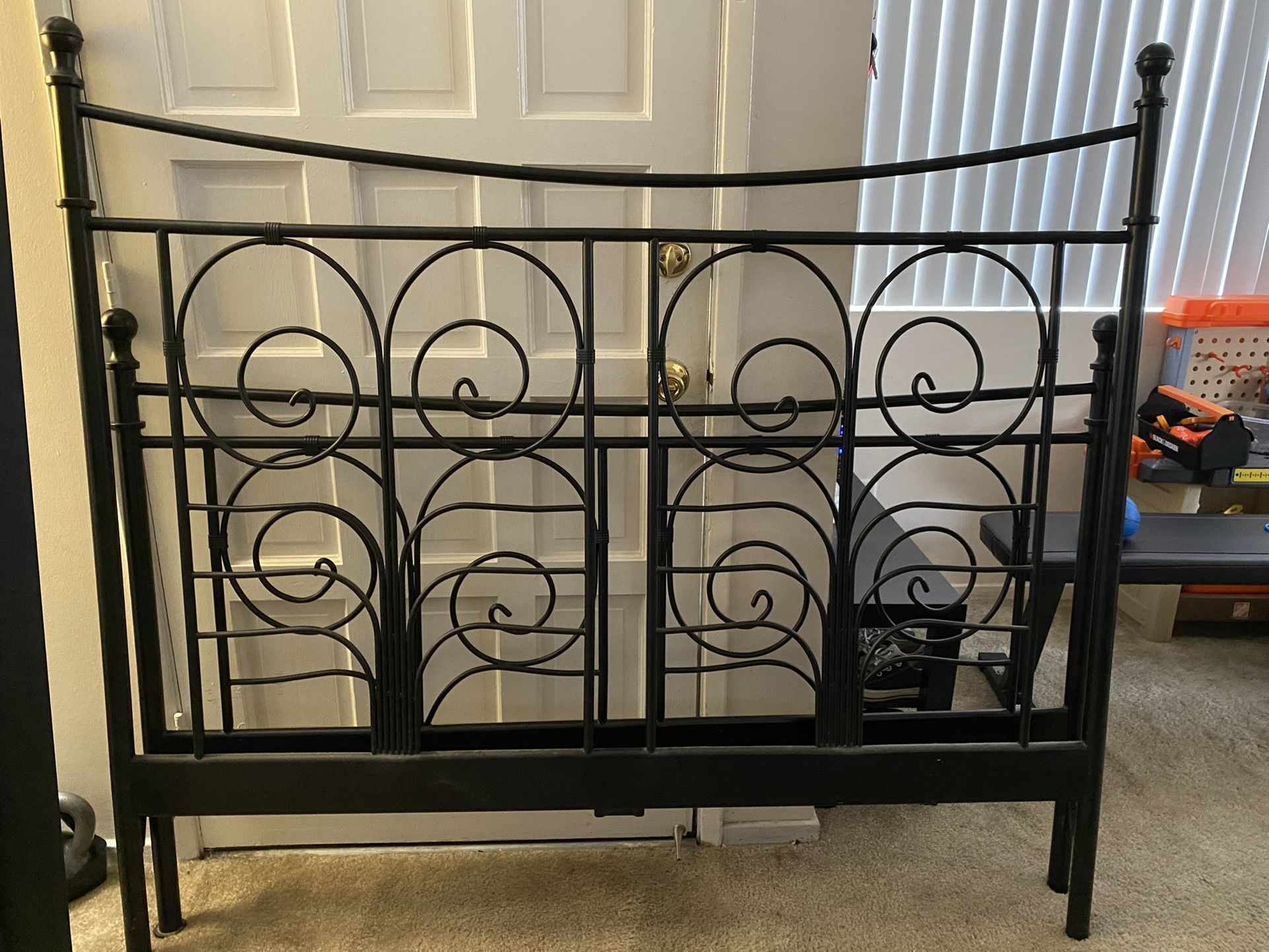 Queen Metal Frame Bed Home & Garden