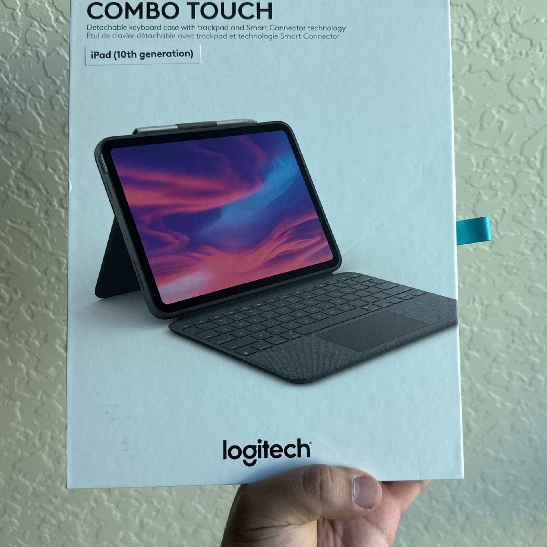 Logitech Combo Touch iPad (10th Generation)