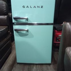 Galanz Upright Mini Fridge Turquoise 