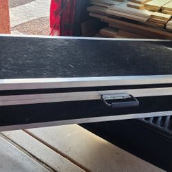 Flight Case. Keyboard Or Guitar Sized 