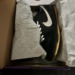 Nike SB Dunk Low Black Gum 