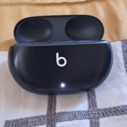 BEATS STUDIO EARBUD CHARGING CASE