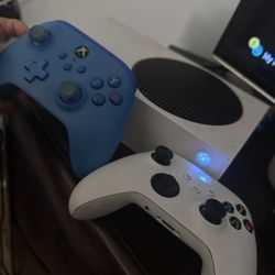 Xbox Series S 512gb (two Controllers)