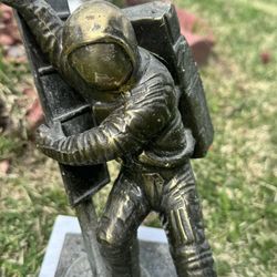 Astronaut Statue 