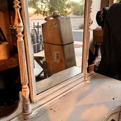 White antique dresser W/mirror