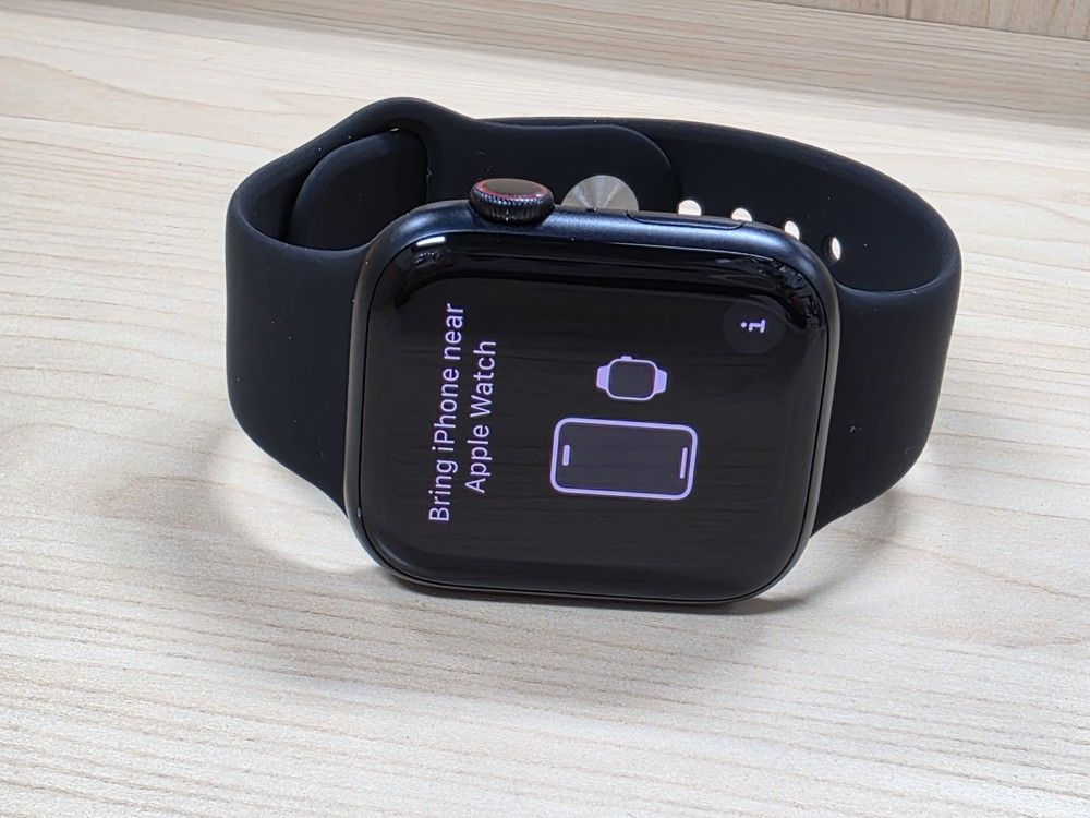 Apple Watch Series 7 45MM IN Exellent Condition. Firm Price. El Precio Es Firme.