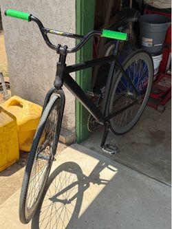 Fixed gear wheelie bike