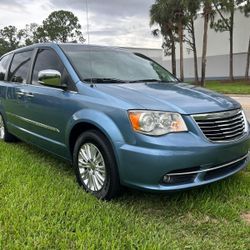 2012 Chrysler Town & Country
